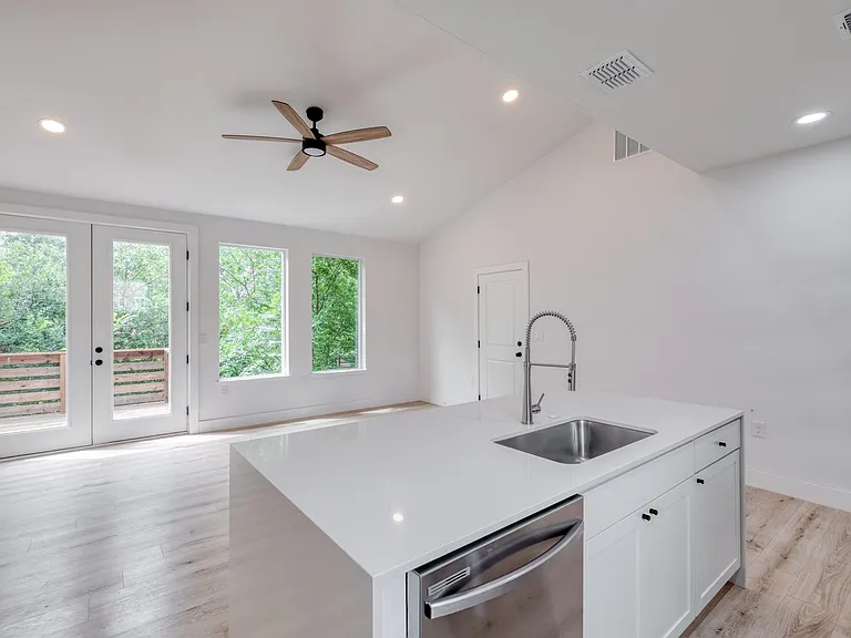 5211 Rob Scott St — Photo 11
