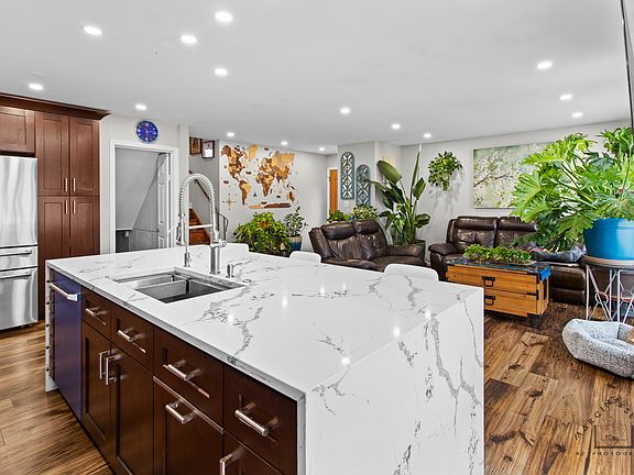 4th image of 510 Florian Dr