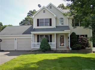 4 Brittany Ln, Vernon, CT 06066