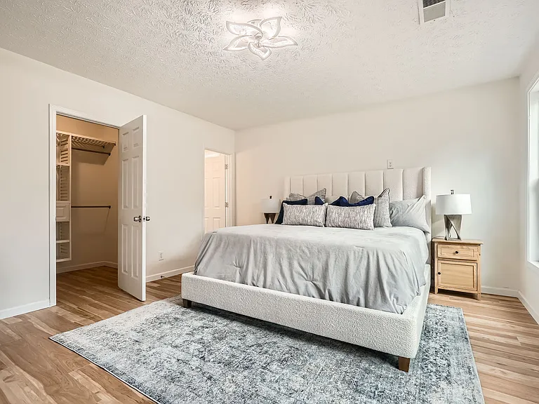 2069 Sandtown Rd SW — Photo 3