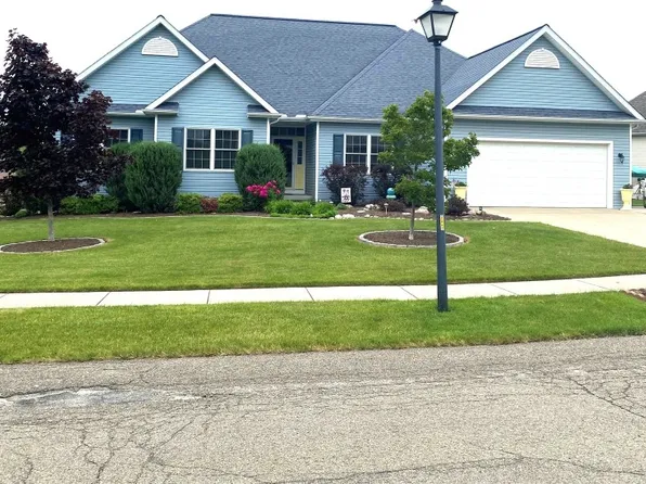 5768 Platinum Dr, Erie, PA 16509