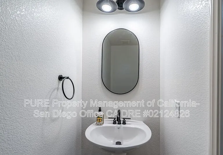 1658 El Raval Way #2 — Photo 5