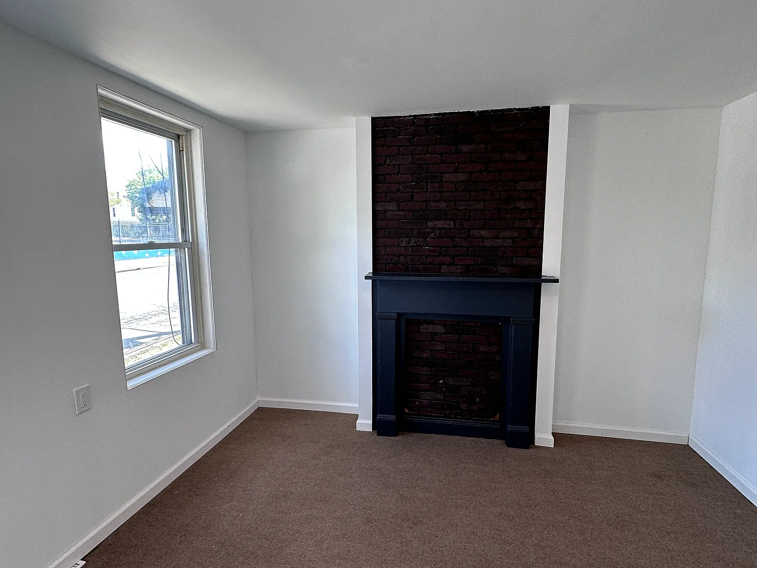 4 bed, 1.5 bath, 1800 sqft, $2,600 — Photo 3
