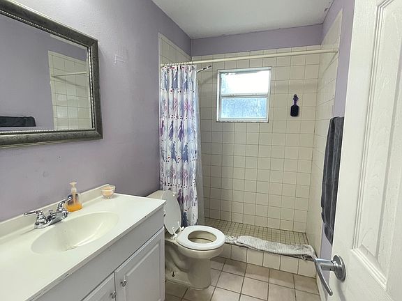 5th image of 11408 Sawyer St