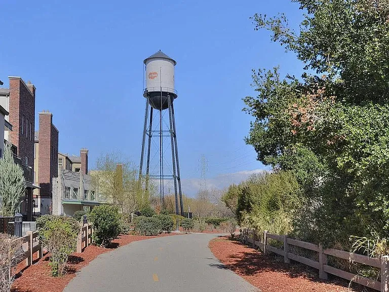 Los Gatos Creek Trail Entrance