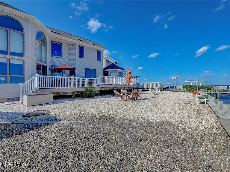 1207 Capstan Dr — Photo 49