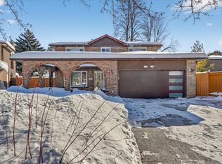 2537 Annelyn Ct, Mississauga, ON L5C 2Z7