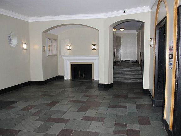 5th image of 6307 Saunders St #1G
