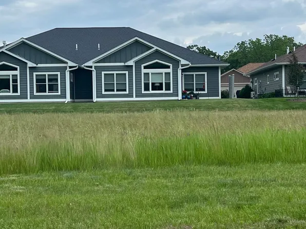 580 Cedar Dr, Lake City, MN 55041