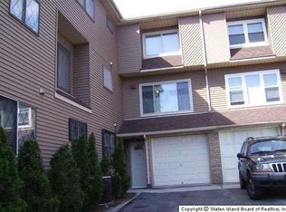 8 Kathy Ct, Staten Island, NY 10312