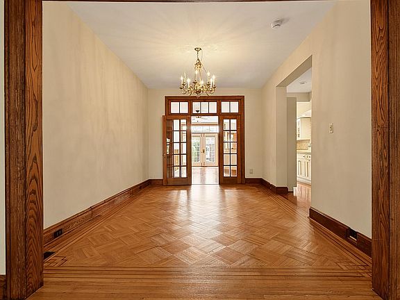 5th image of 221 E St SE