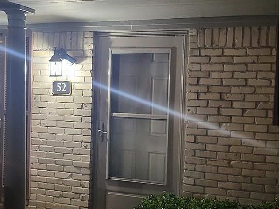 4th image of 1016 E Tri Oaks Ln #52