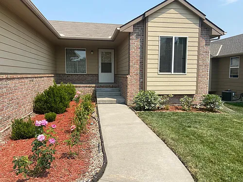 5038 N Saker Cir Photo 1