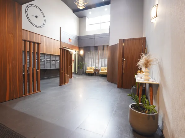 4469 Broadway image 8 of 12