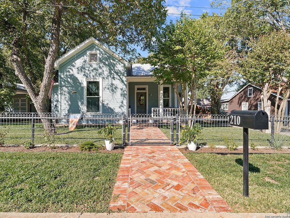 1st image of 210 E Kronkosky St