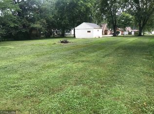 932 Carlton Ave, Faribault, MN 55021