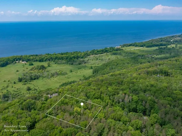 Pine Tree Rd, Sturgeon Bay, WI 54235