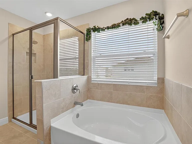 2546 Warren Acres Blvd — Photo 45