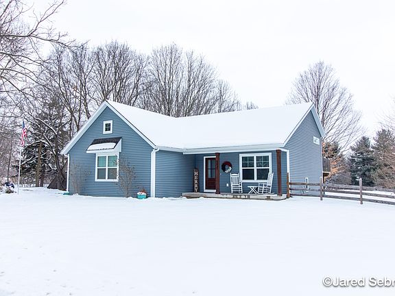 3rd image of 4837 Leonard St