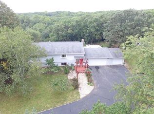 S62W35590 Burr Oak Ln, Eagle, WI 53119