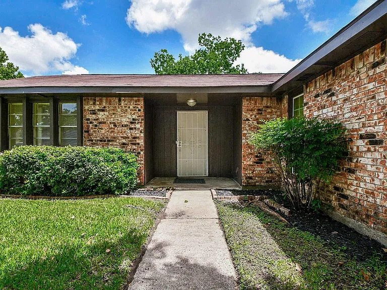 506 Dalewood Dr — Photo 2