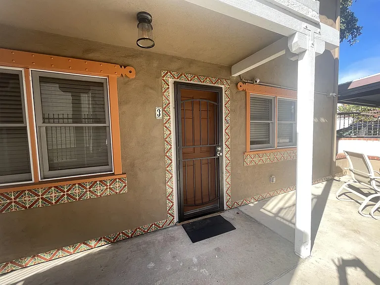 2340 Jefferson St — Photo 7