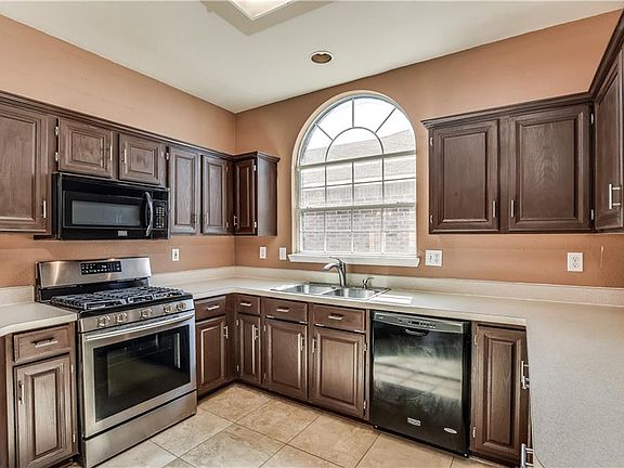 2nd image of 1705 Lantana Dr