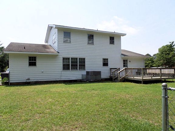 5th image of 127 Sandy Dr