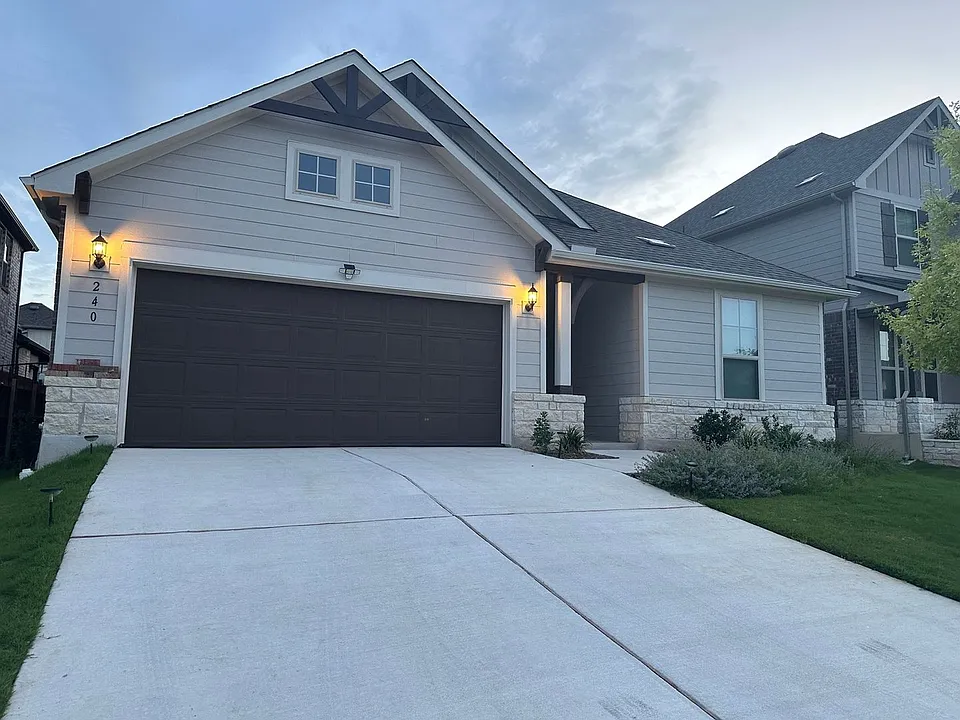 240 Canyoncrest Way