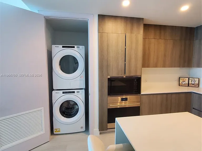 17550 Collins Ave #1403 — Photo 27