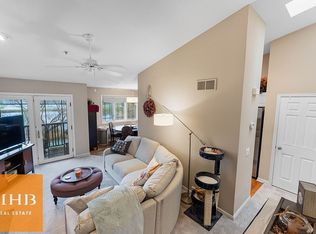 15 Prairie Edge Way, Fitchburg, WI 53711