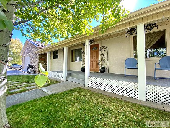 4th image of 2880 E Sawtooth St