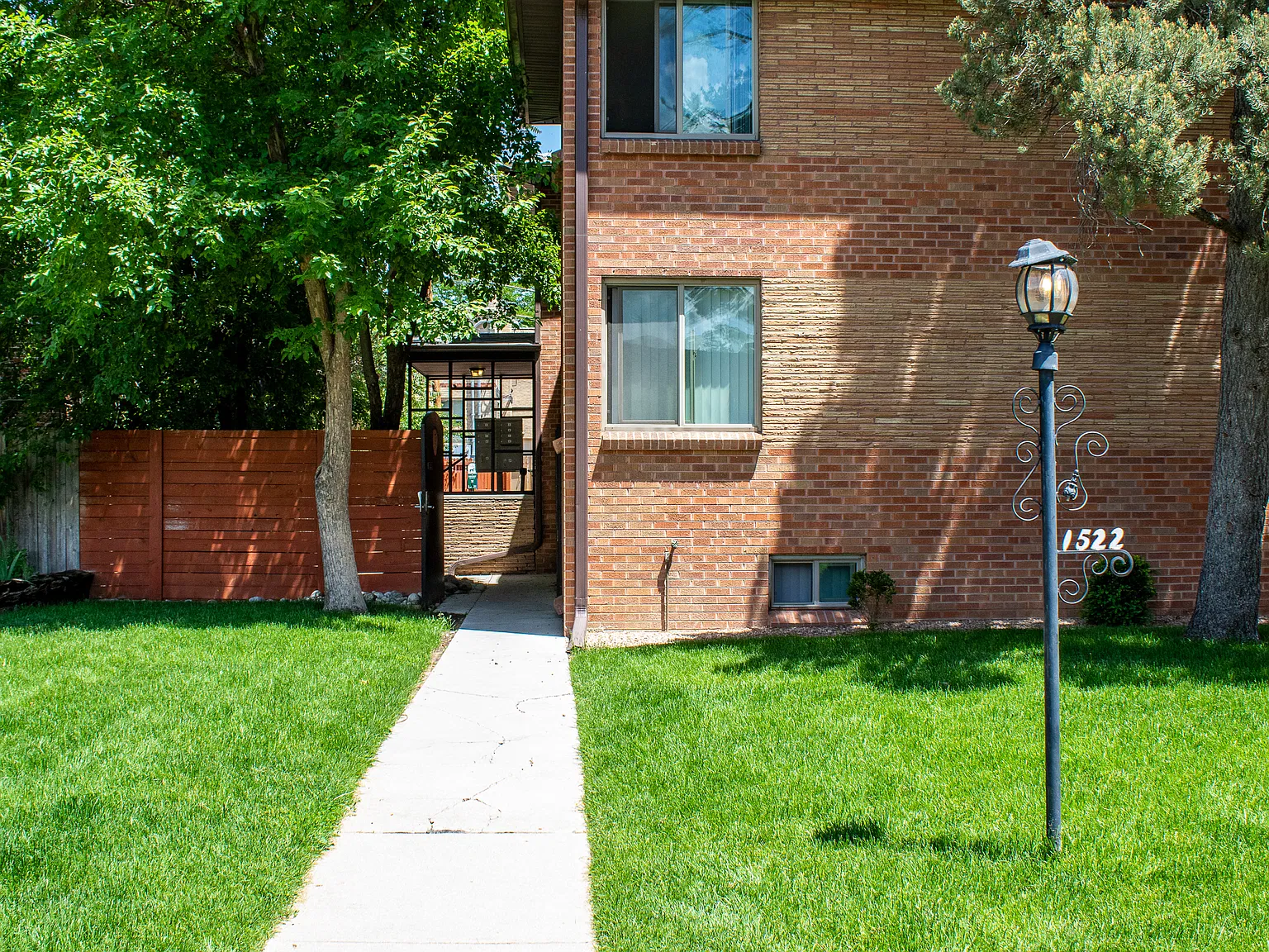 Charming spacious 2BR home in Park Hill! — Photo 1
