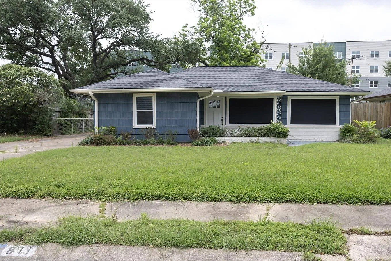 3 bed, 1.0 bath, 1248 sqft, $2,200 — Photo 3