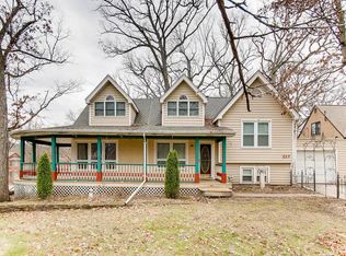 217 Glenwood Ave, Willow Springs, IL 60480