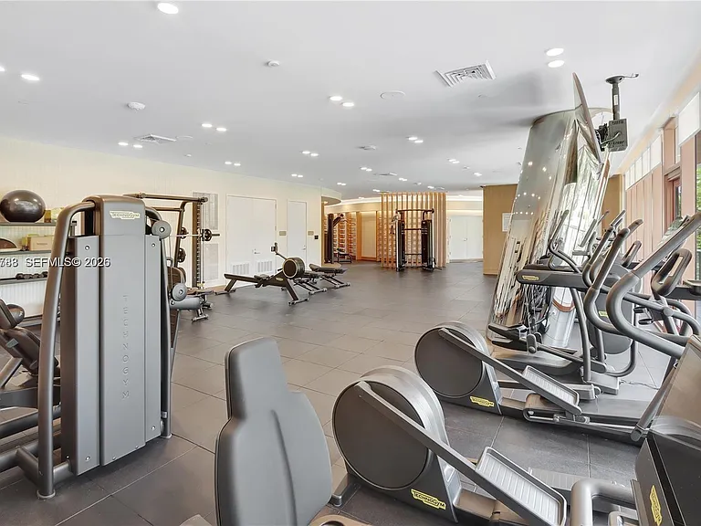 2655 S Bayshore Dr #403 — Photo 51