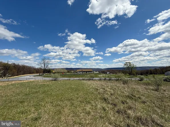 62 Cressida Dr, Hedgesville, WV 25427