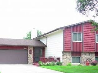 7564 Louisiana Ave N, Brooklyn Park, MN 55428