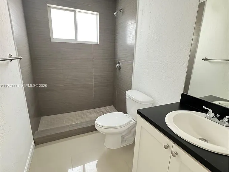 8035 Crespi Blvd #1 — Photo 10