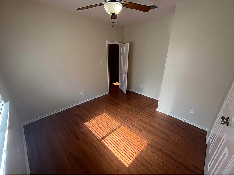 1752 Flowers Dr — Photo 11