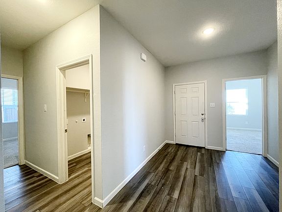 3rd image of 2905 Aspen Dr