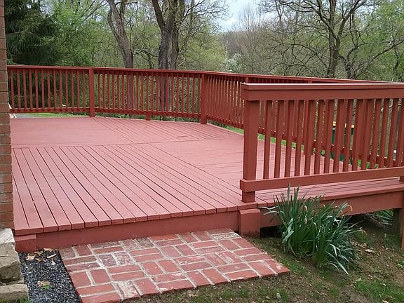 Rear Deck, overlooks private yard