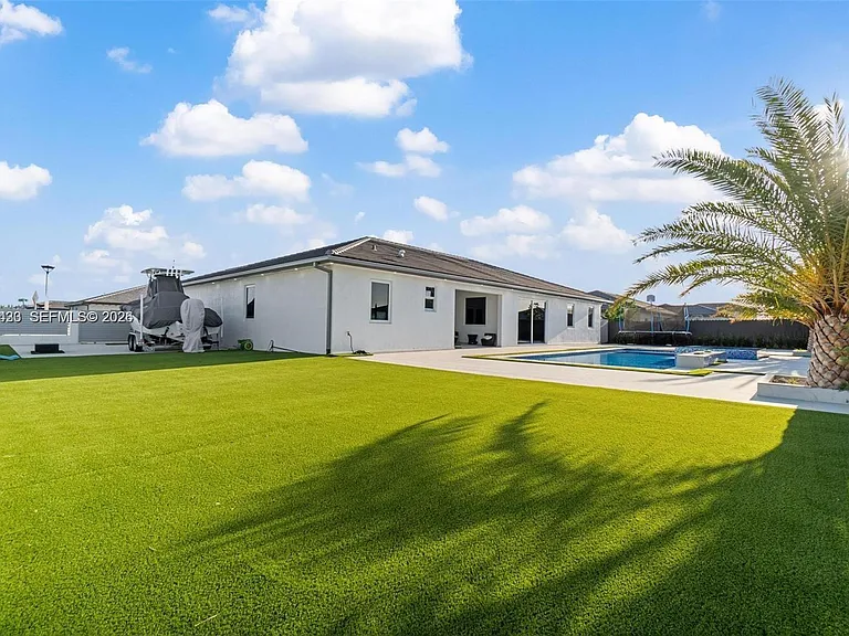 13305 SW 190th Ter — Photo 47