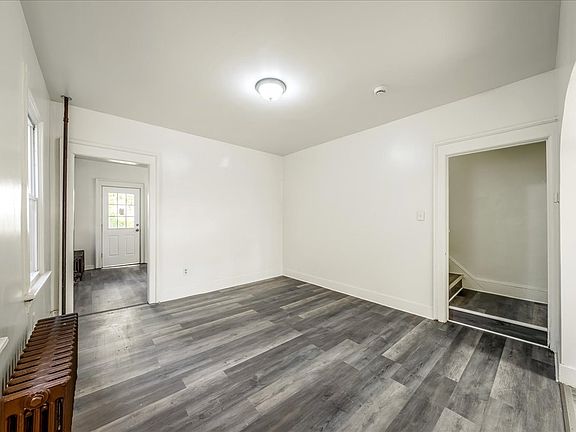 3rd image of 1057 Euclid Ave