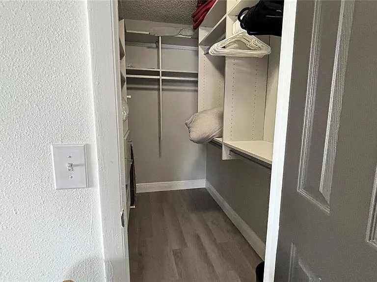 855 Sunridge Point Dr #B — Photo 6