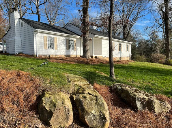 108 Whiteside St, Lookout Mountain, TN 37350