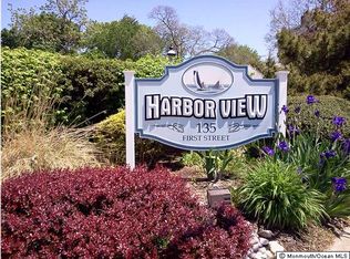 135 1st St APT 1C, Keyport, NJ 07735