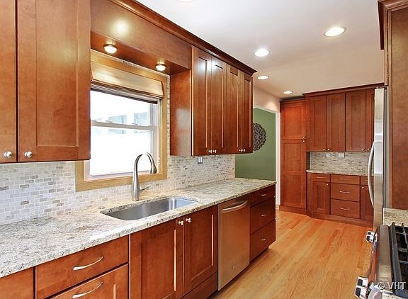 3rd image of 319 Prairie Ln