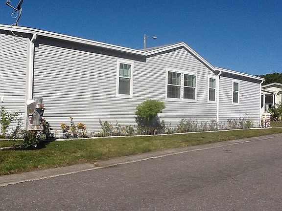 3rd image of 9022 Elliott Cir