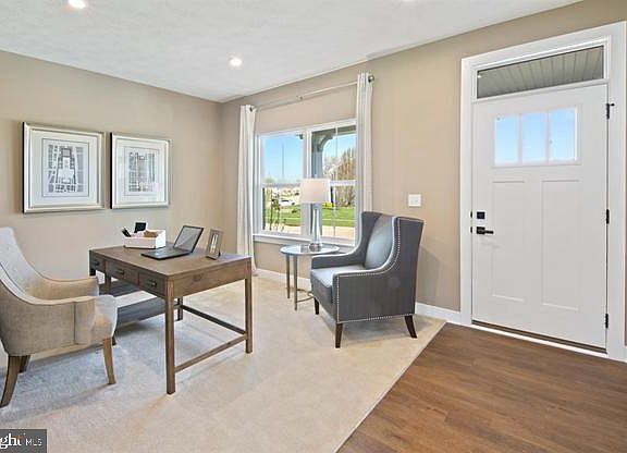 3rd image of 2002 Regents Ln